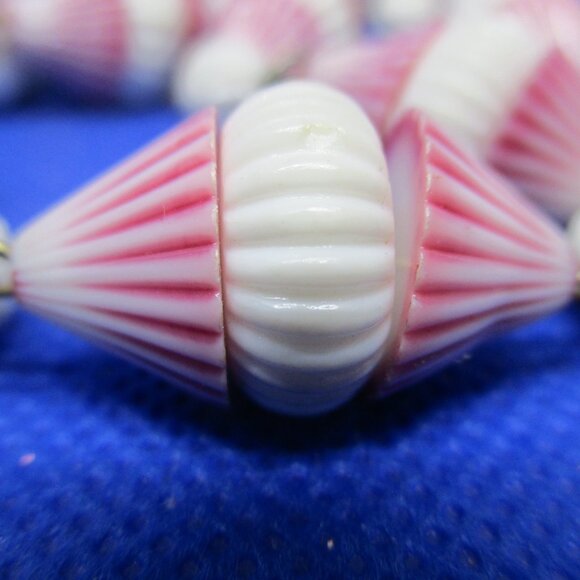 Made In Hong Kong beaded necklace single strand ribbed 3 Section Bead Lavender - Picture 9 of 10